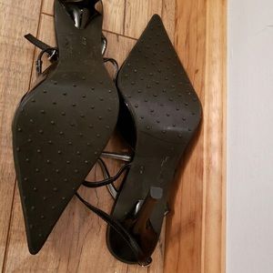 DESIGNER Charles David black leather shoe